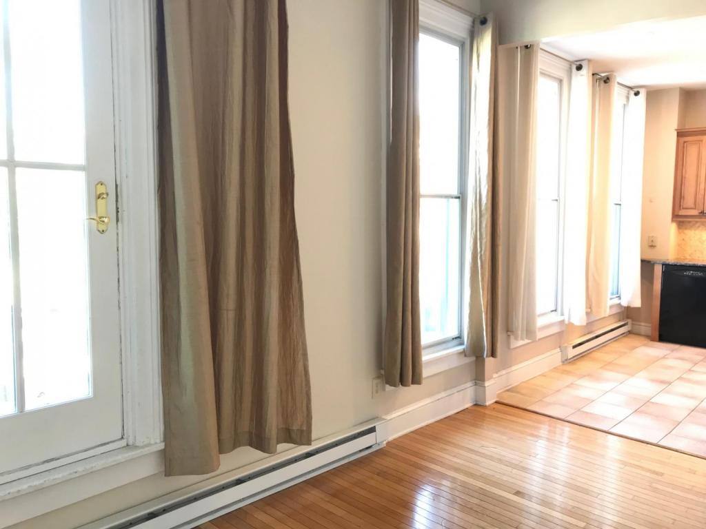 Townhouse for rent at 156 Circular St #5, Saratoga Springs, NY 12866