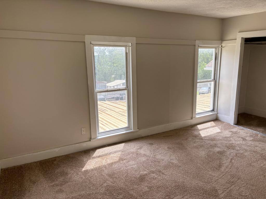 Apartment for rent at 299 N Market St, Shreve, OH 44676