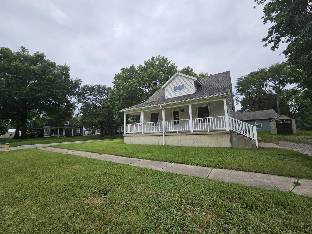Apartment for rent at 847 S Cedar, Ottawa, KS 66067