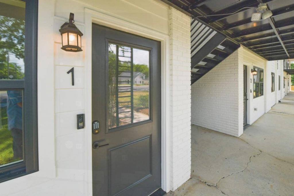 Apartment for rent at 1530 Hawthorne Lane, Charlotte, NC 28205