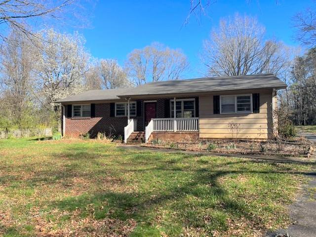 House for rent at 1071 Lightwood Knot Rd, Woodruff, SC 29388