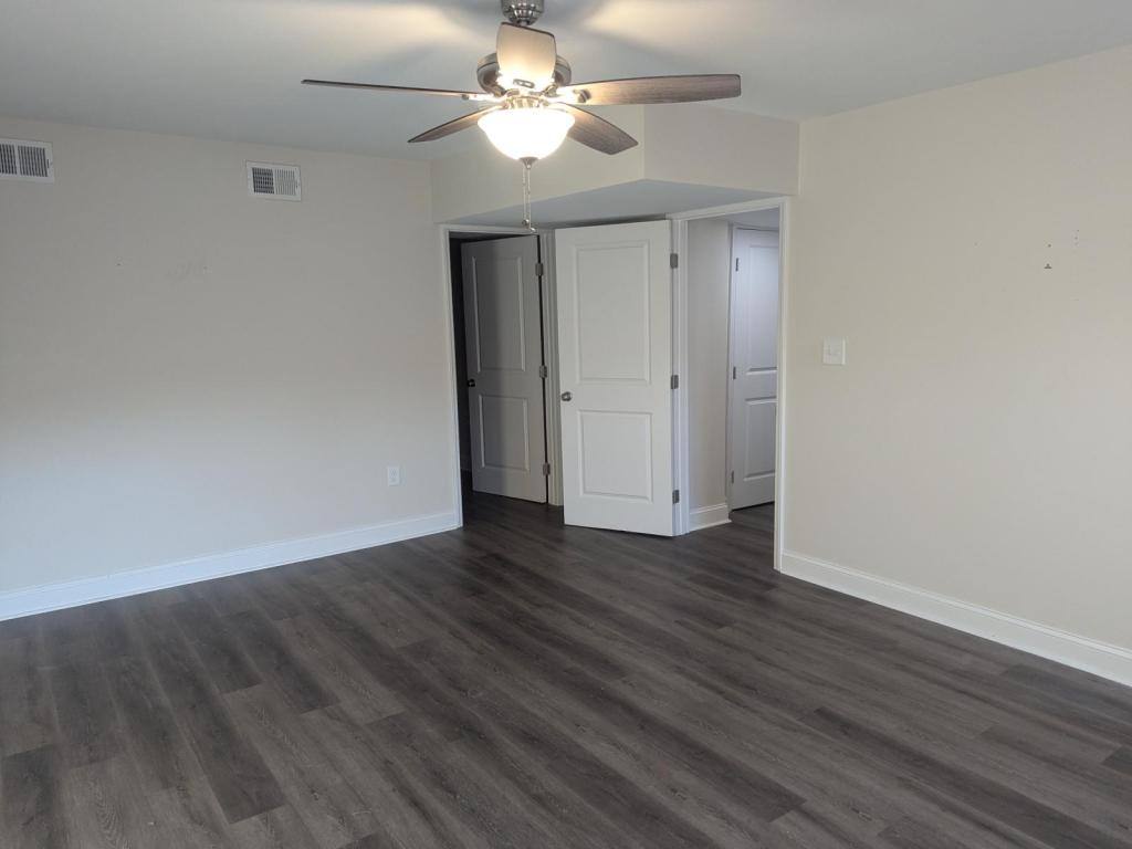 Apartment for rent at 930 C St, North Wilkesboro, NC 28659