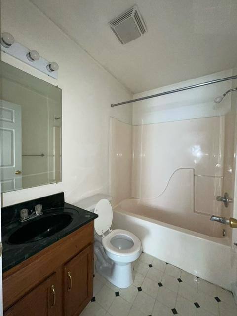 Apartment for rent at 1510 7th Ave #12, Huntington, WV 25701
