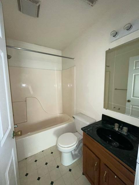 Apartment for rent at 1510 7th Ave #12, Huntington, WV 25701