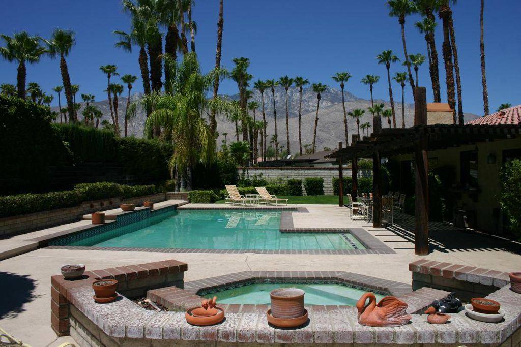 House for rent at 3177 E Cajon Circle, Palm Springs, CA 92264