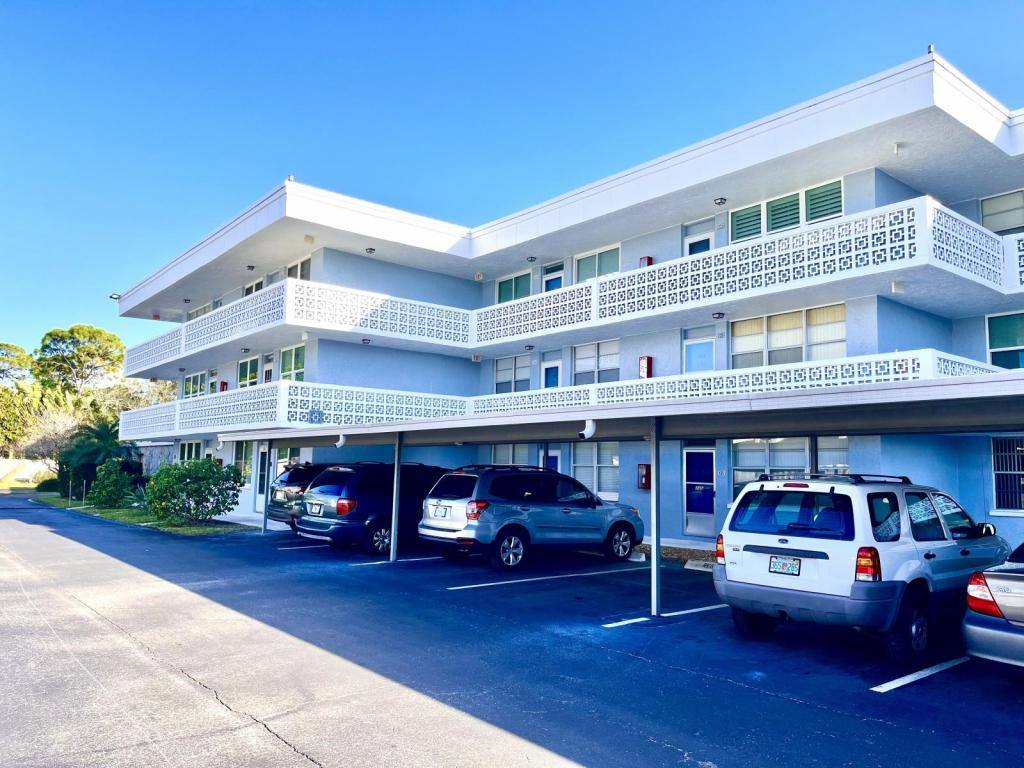 Apartment for rent at 4880 Locust St NE #234, Saint Petersburg, FL 33703