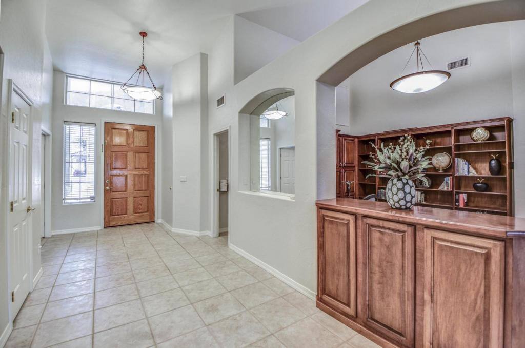 House for rent at 569 N Acacia Dr, Gilbert, AZ 85233