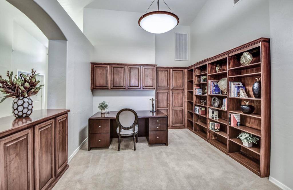 House for rent at 569 N Acacia Dr, Gilbert, AZ 85233