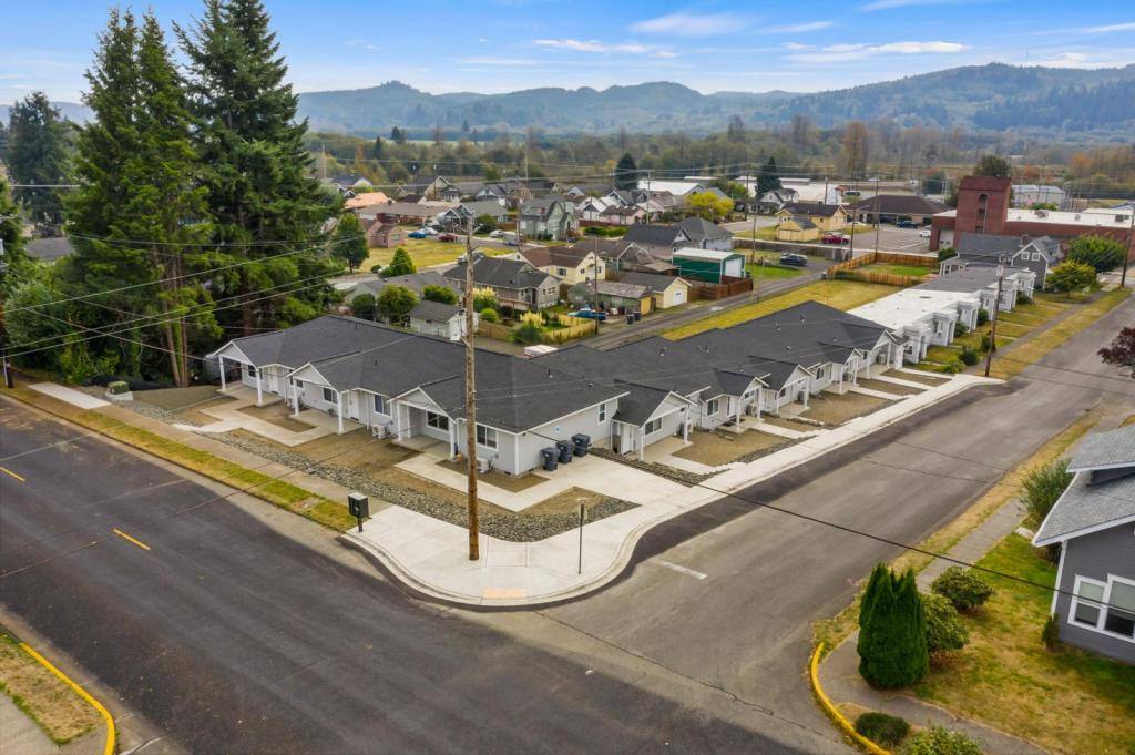 Townhouse for rent at 303 E Broadway Ave, Montesano, WA 98563