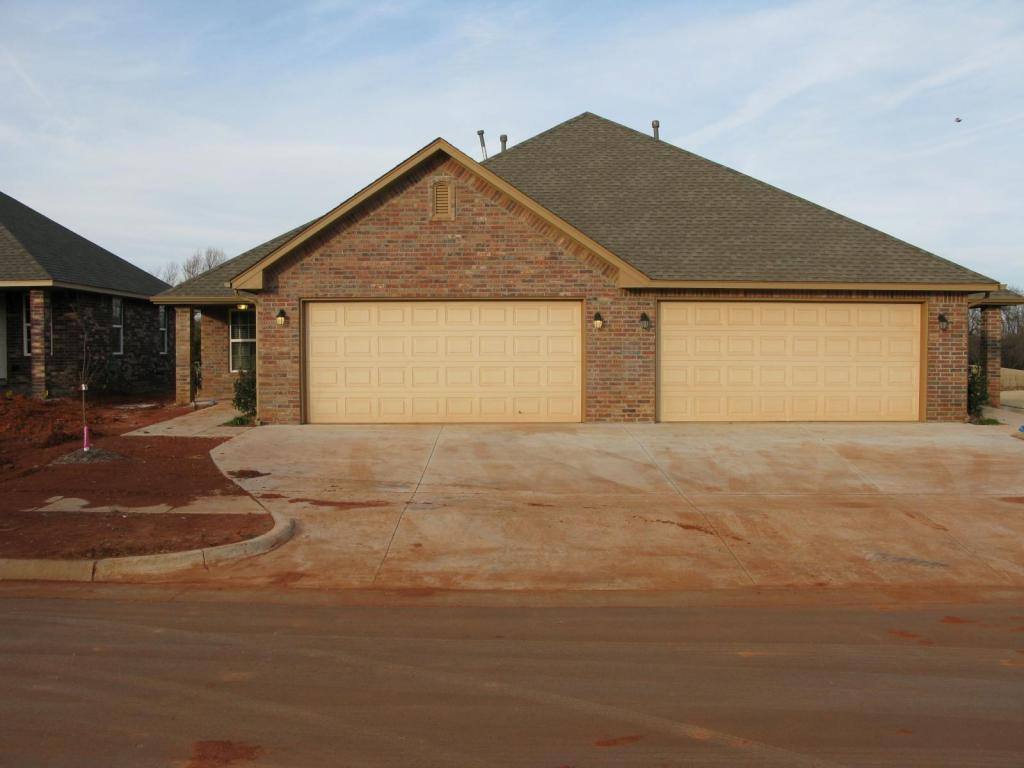 House for rent at 11719 Surrey Hills Blvd, Yukon, OK 73099
