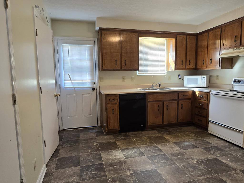 Apartment for rent at 377 Peabody Dr #4, Clarksville, TN 37042