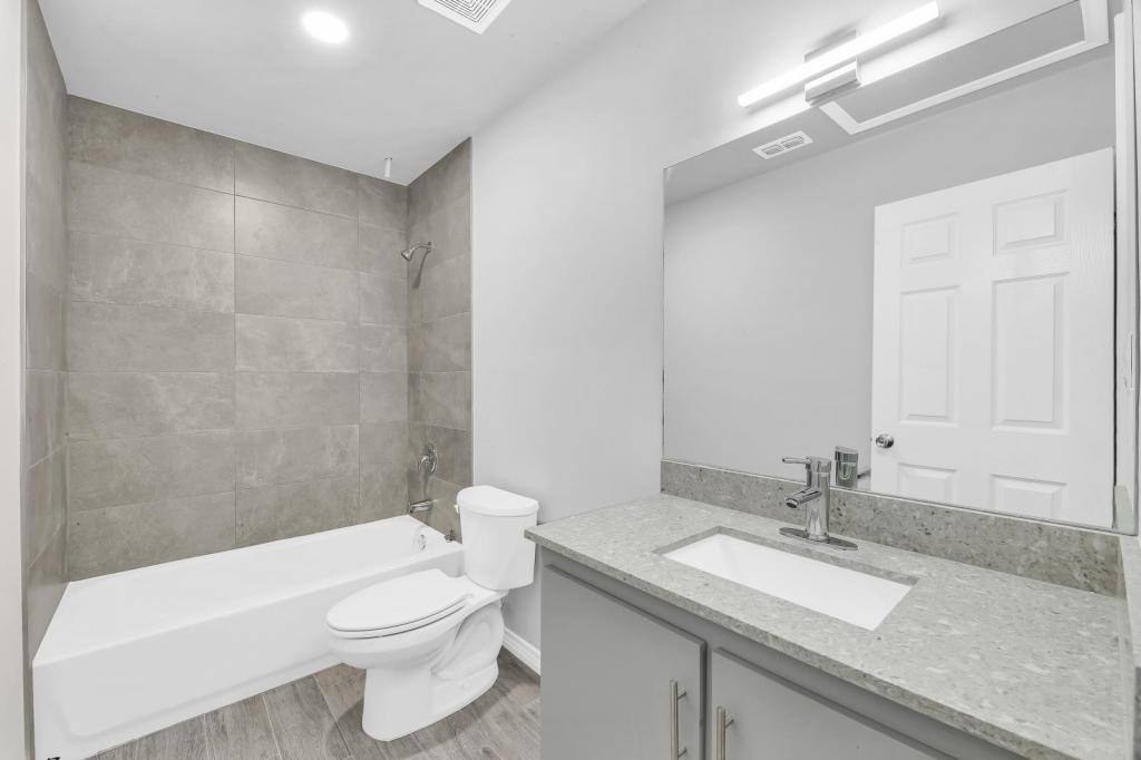 Apartment for rent at 1001 W Sunset Valley St, Mission, TX 78573