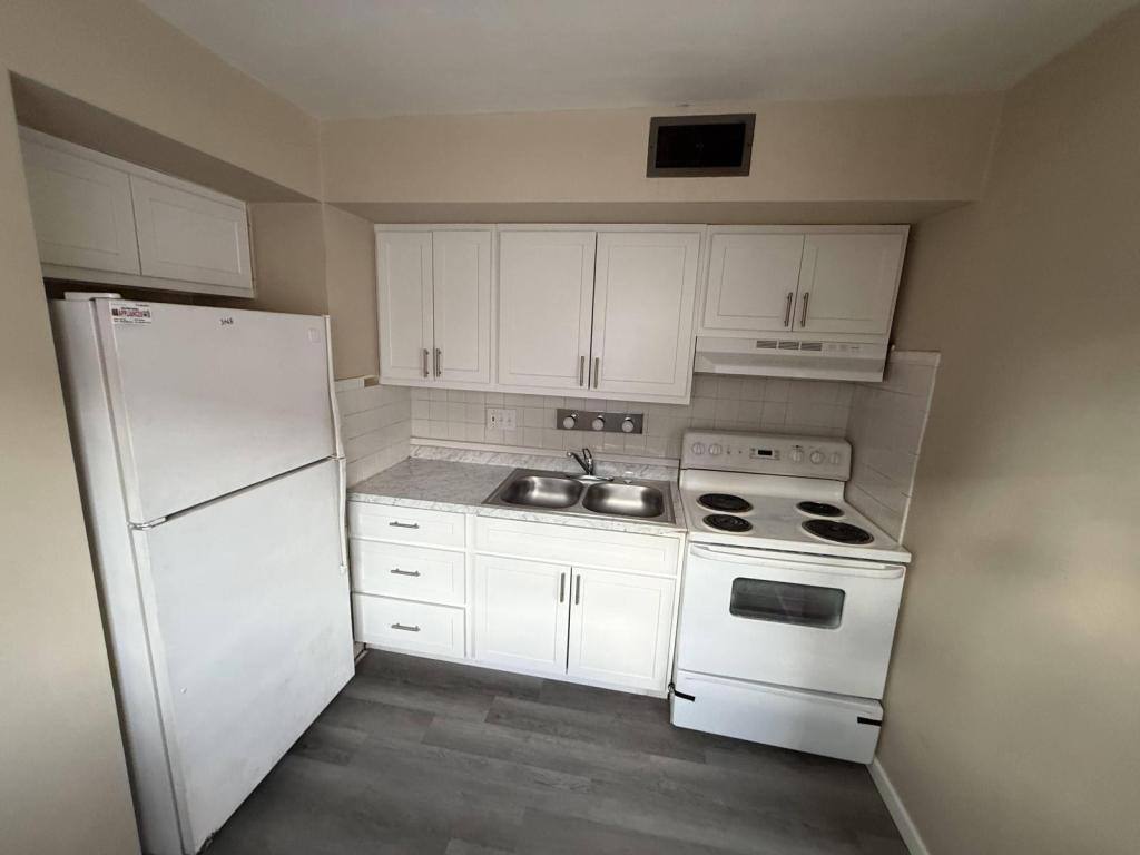 Apartment for rent at 6327 S Grand Blvd #1E, Saint Louis, MO 63111