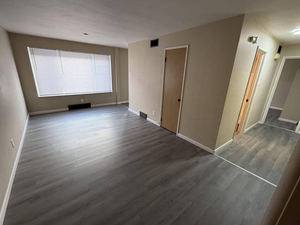 Apartment for rent at 6327 S Grand Blvd #1E, Saint Louis, MO 63111