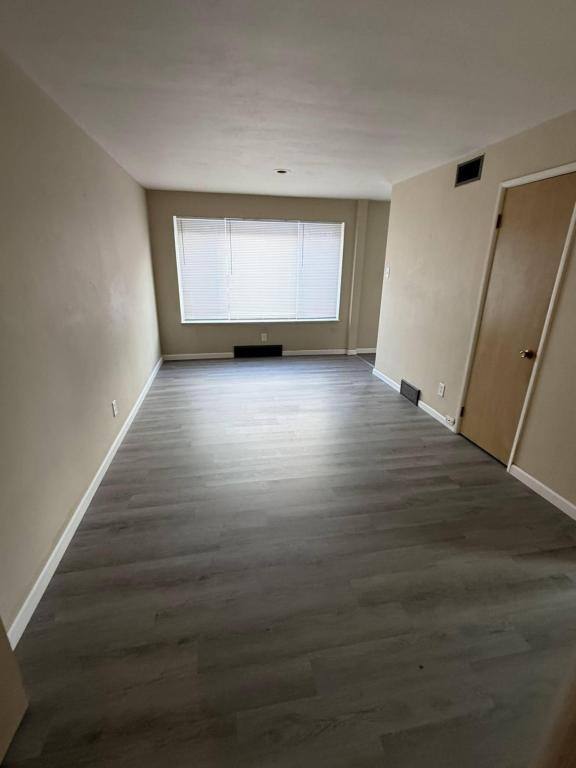 Apartment for rent at 6327 S Grand Blvd #1E, Saint Louis, MO 63111