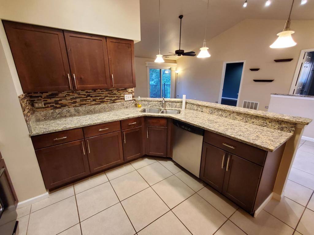 Townhouse for rent at 357 Bloomfield Lane, Glen Ellyn, IL 60137