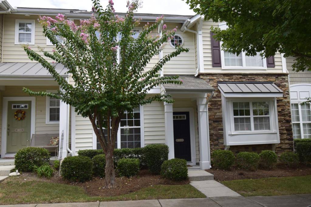Townhouse for rent at 1077 Woodglen Lane, Matthews, NC 28104
