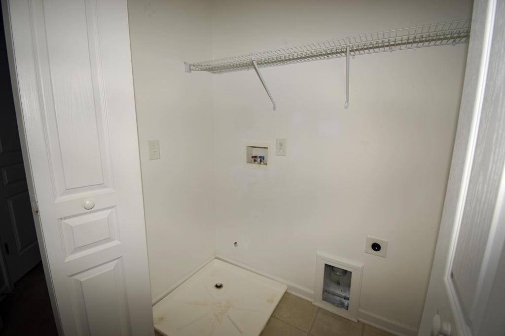 Townhouse for rent at 1077 Woodglen Lane, Matthews, NC 28104
