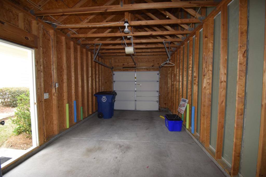 Townhouse for rent at 1077 Woodglen Lane, Matthews, NC 28104