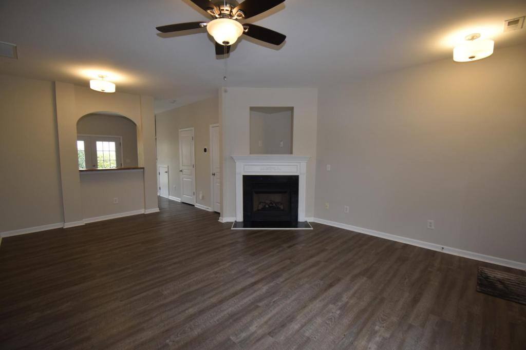 Townhouse for rent at 1077 Woodglen Lane, Matthews, NC 28104