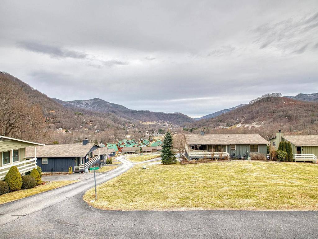 House for rent at 8 Granite Lane, Maggie Valley, NC 28751