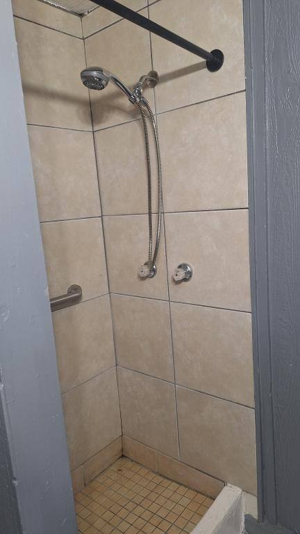 Apartment for rent at 106 Private Rd #118, Whitney, TX 76692