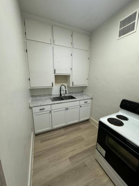 House for rent at 404 E Bond St #8, Monett, MO 65708