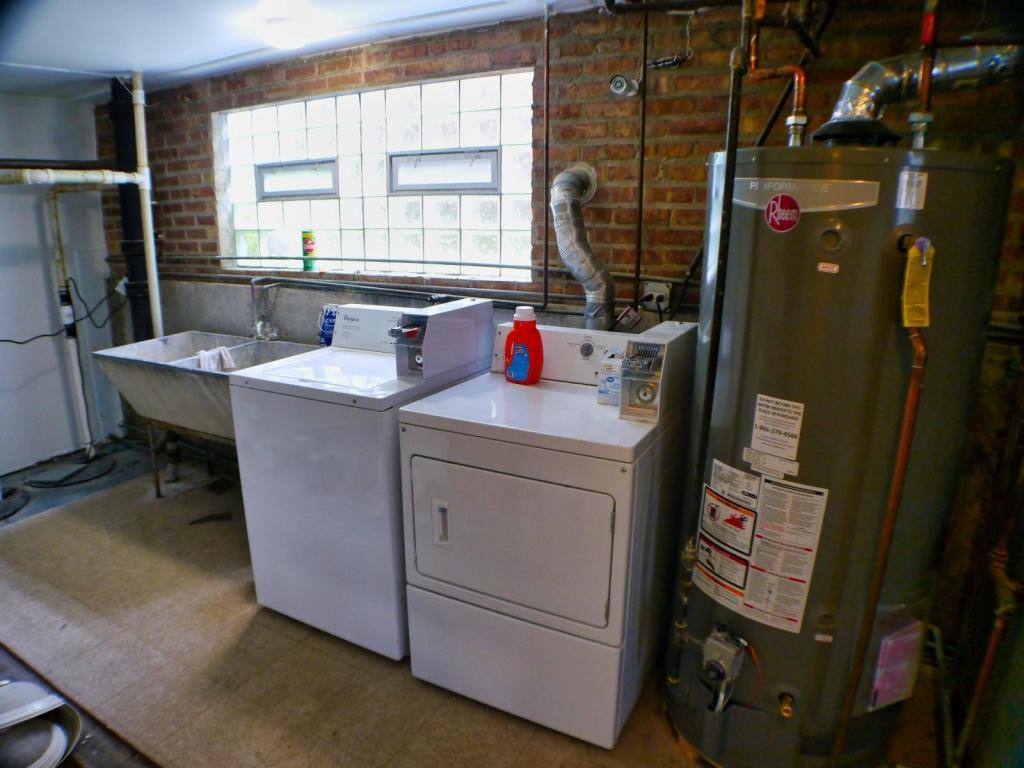 Apartment for rent at 10410 S Moody Ave #1S, Chicago Ridge, IL 60415