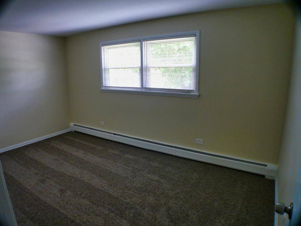 Apartment for rent at 10410 S Moody Ave #1S, Chicago Ridge, IL 60415