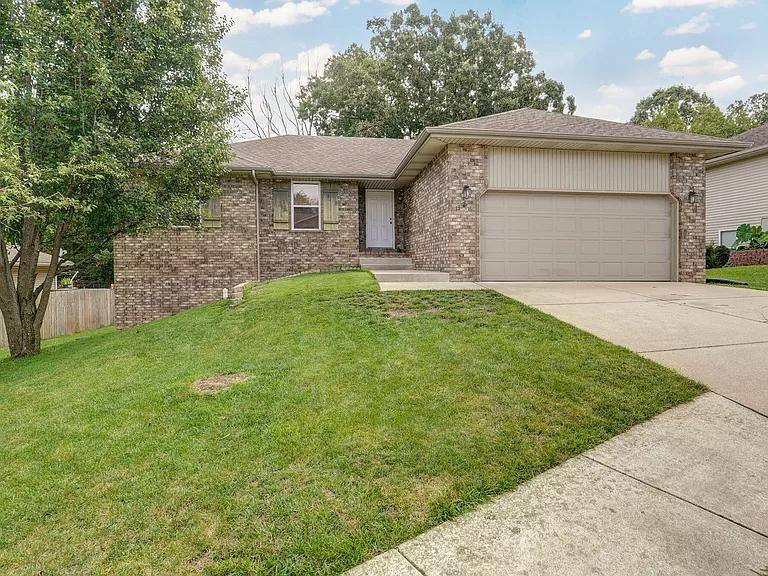House for rent at 1358 S 20th Ave, Ozark, MO 65721