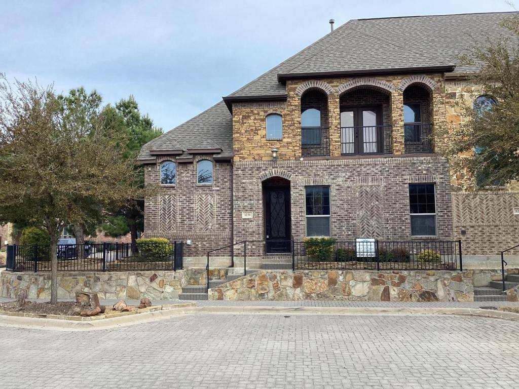 Townhouse for rent at 1231 Fowler St, Keller, TX 76248