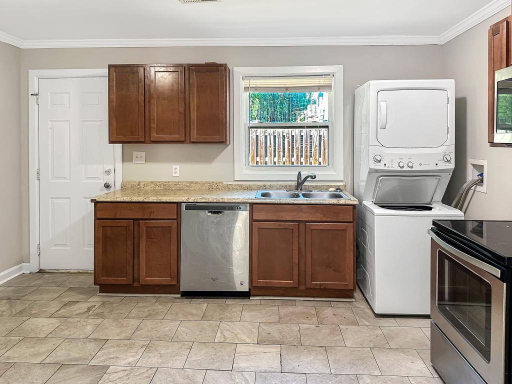 Townhouse for rent at 1432 Ardmore Dr #A, Greensboro, NC 27401