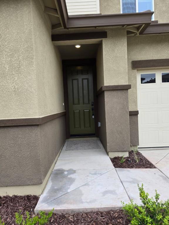 House for rent at 6041 Woodlands Lp, Roseville, CA 95747