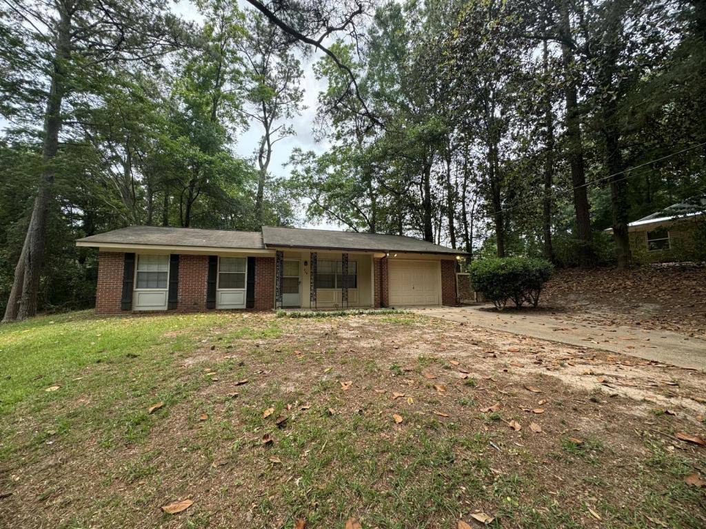 House for rent at 206 Myrtlewood Dr, Enterprise, AL 36330