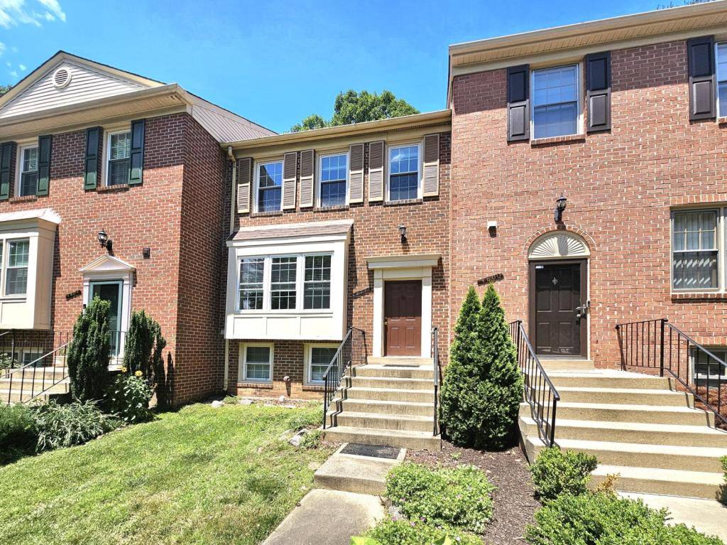 Townhouse for rent at 4802 Treasure Court, Fairfax, VA 22032