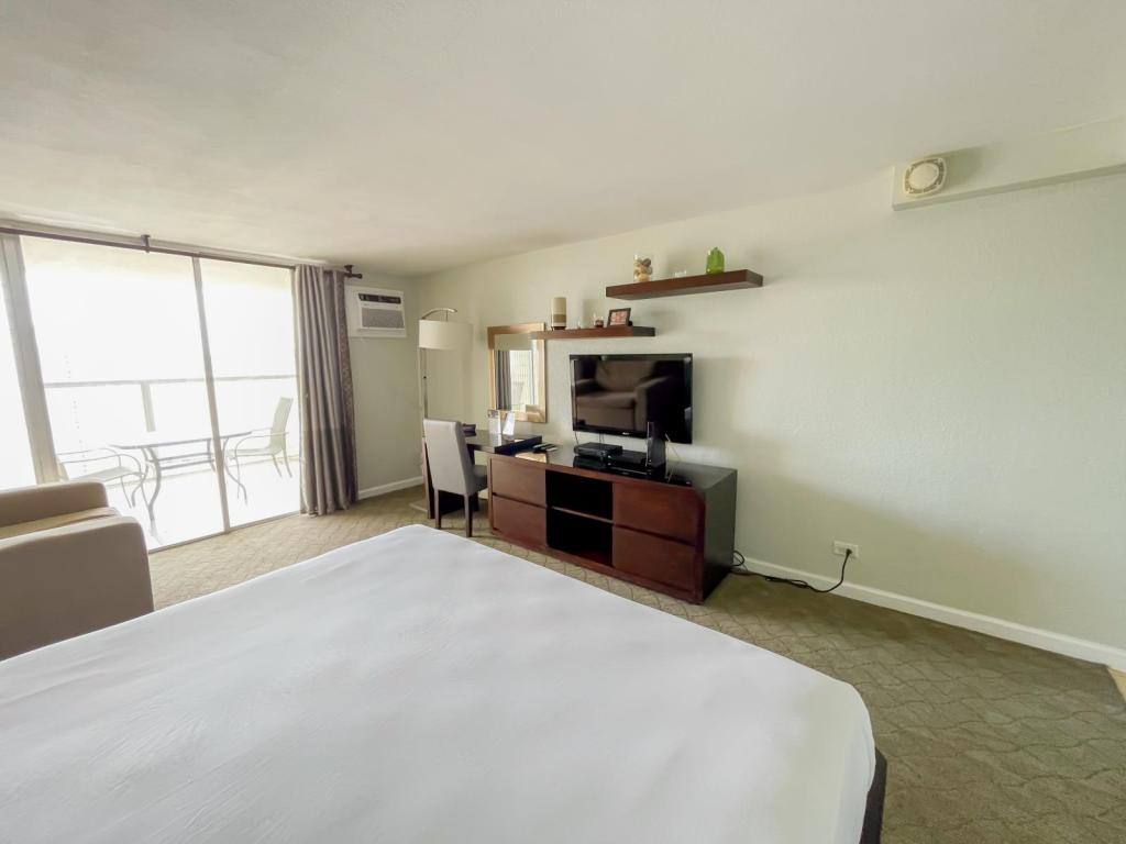 House for rent at 445 Seaside Ave #3714, Honolulu, HI 96815