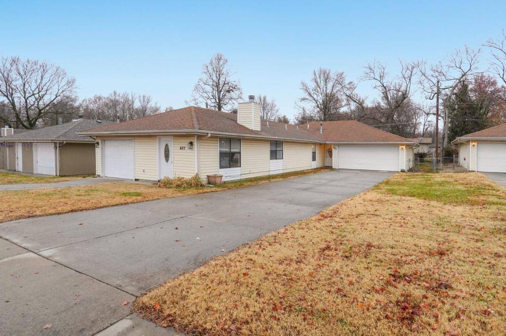 House for rent at 625 W Edgewood St, Springfield, MO 65807