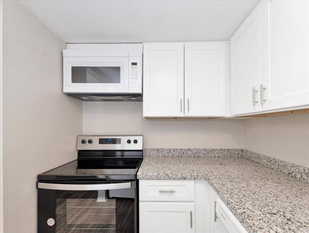 Townhouse for rent at 1200 Hospital Dr #1, Angleton, TX 77515