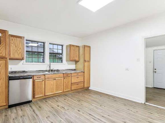 House for rent at 322 Flicker St, Baton Rouge, LA 70807