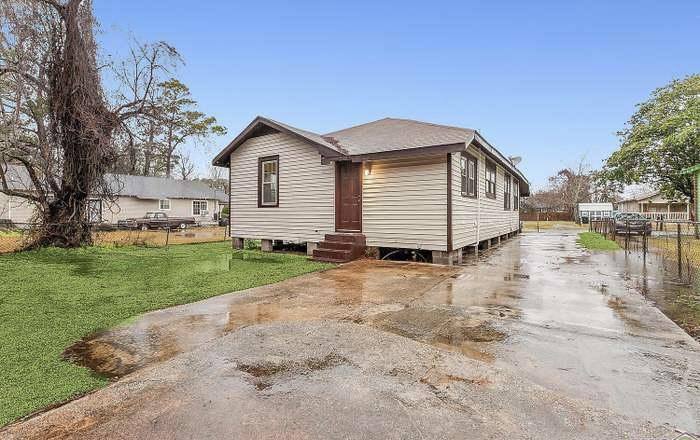 House for rent at 322 Flicker St, Baton Rouge, LA 70807