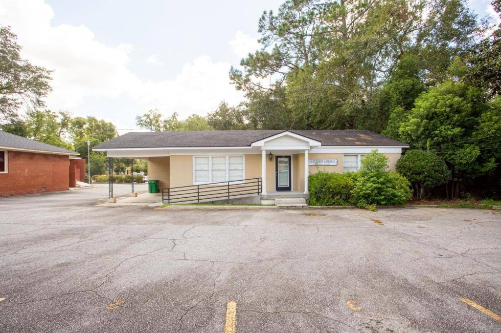 House for rent at 201 W Park Ave, Valdosta, GA 31602