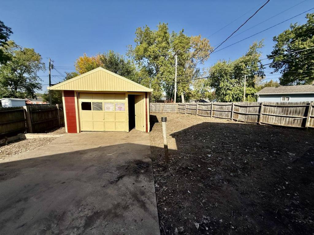 House for rent at 603 E 22nd St S, Newton, IA 50208