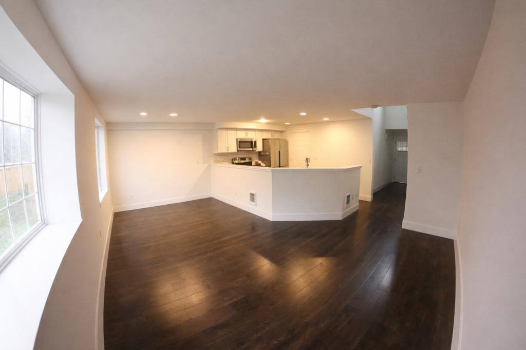 Townhouse for rent at 20803 110th Lane SE, Kent, WA 98031