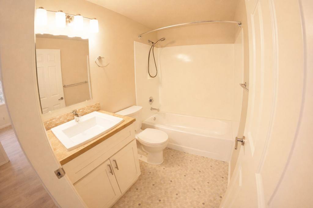 Townhouse for rent at 20803 110th Lane SE, Kent, WA 98031
