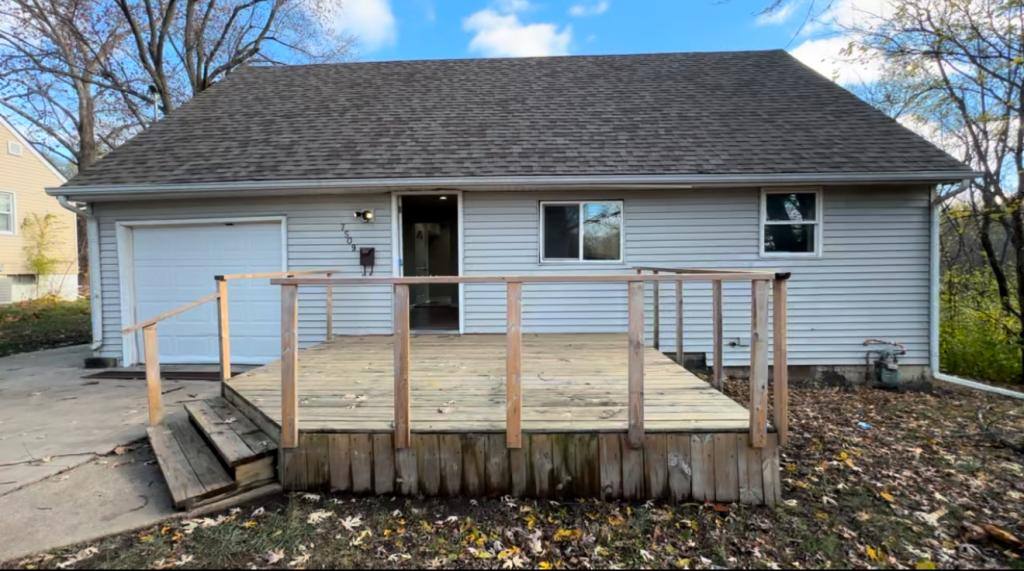 House for rent at 7509 SW 12th St, Des Moines, IA 50315