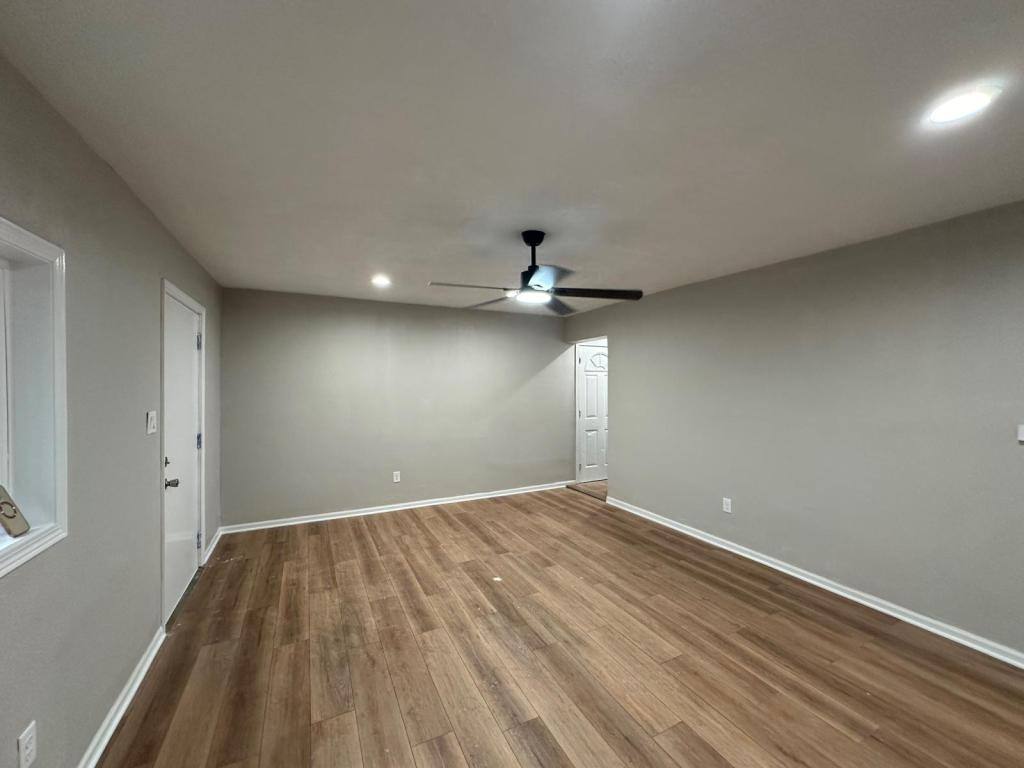 House for rent at 7509 SW 12th St, Des Moines, IA 50315