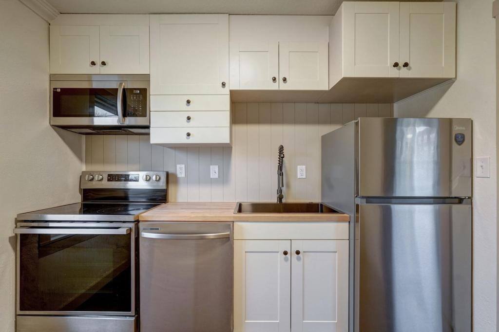 Apartment for rent at 745 S Jefferson Ave #1, Springfield, MO 65806