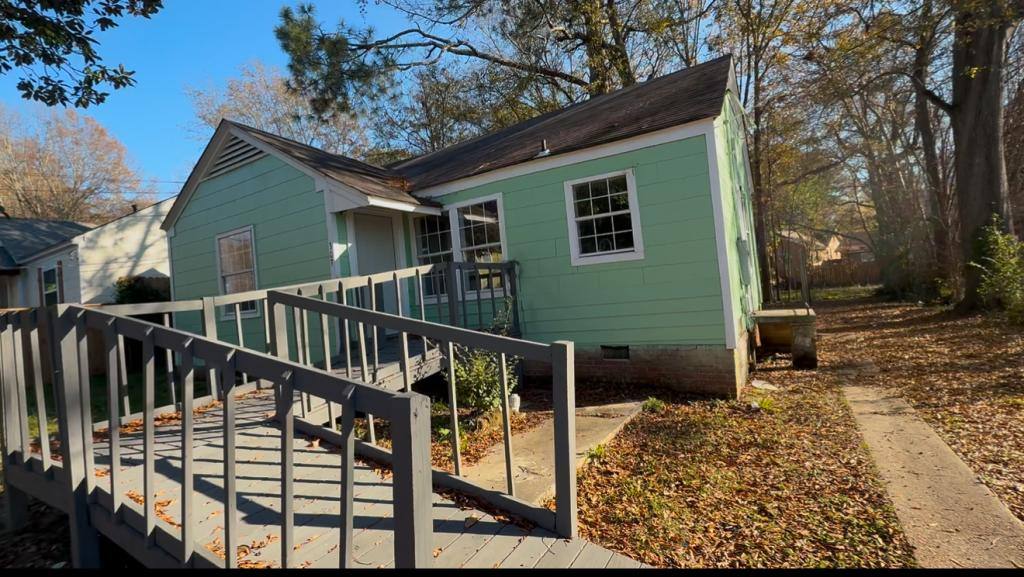 House for rent at 307 E Ridgeway St, Jackson, MS 39206