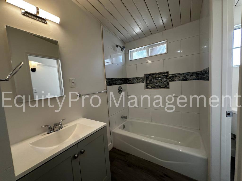 Apartment for rent at 12103 Howard St, Whittier, CA 90601