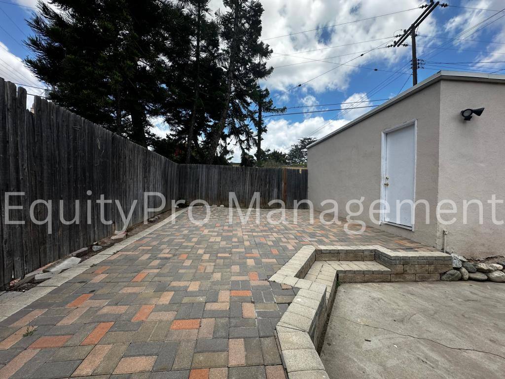 Apartment for rent at 12103 Howard St, Whittier, CA 90601